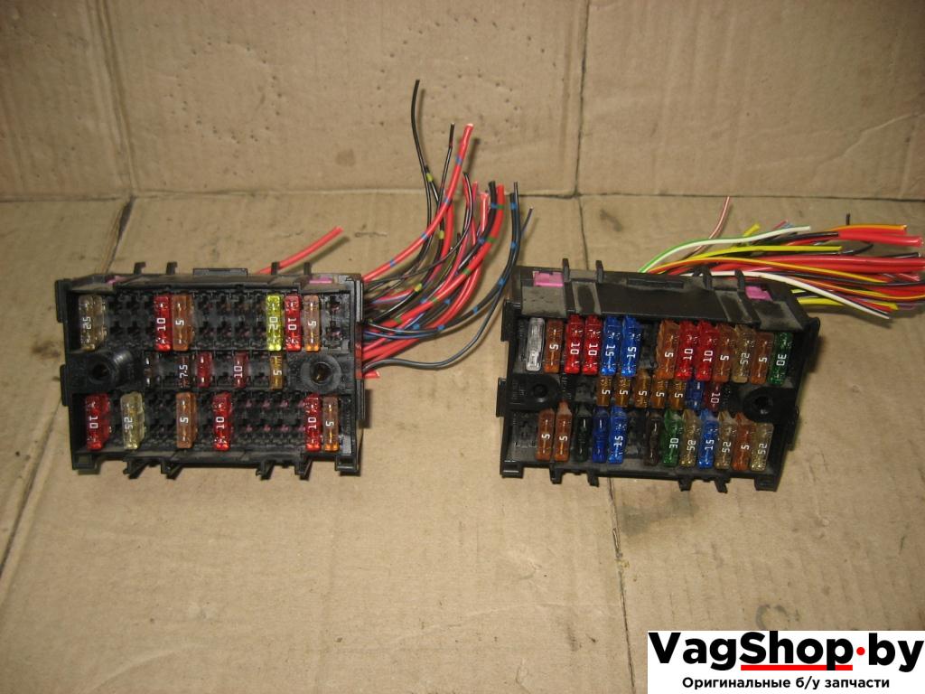 блок предохранителей Volkswagen Transporter T5 2007, 2.5 л., TDi, BNZ, дизель, АКПП, красный, передний привод, 7H0937617 - фото №1