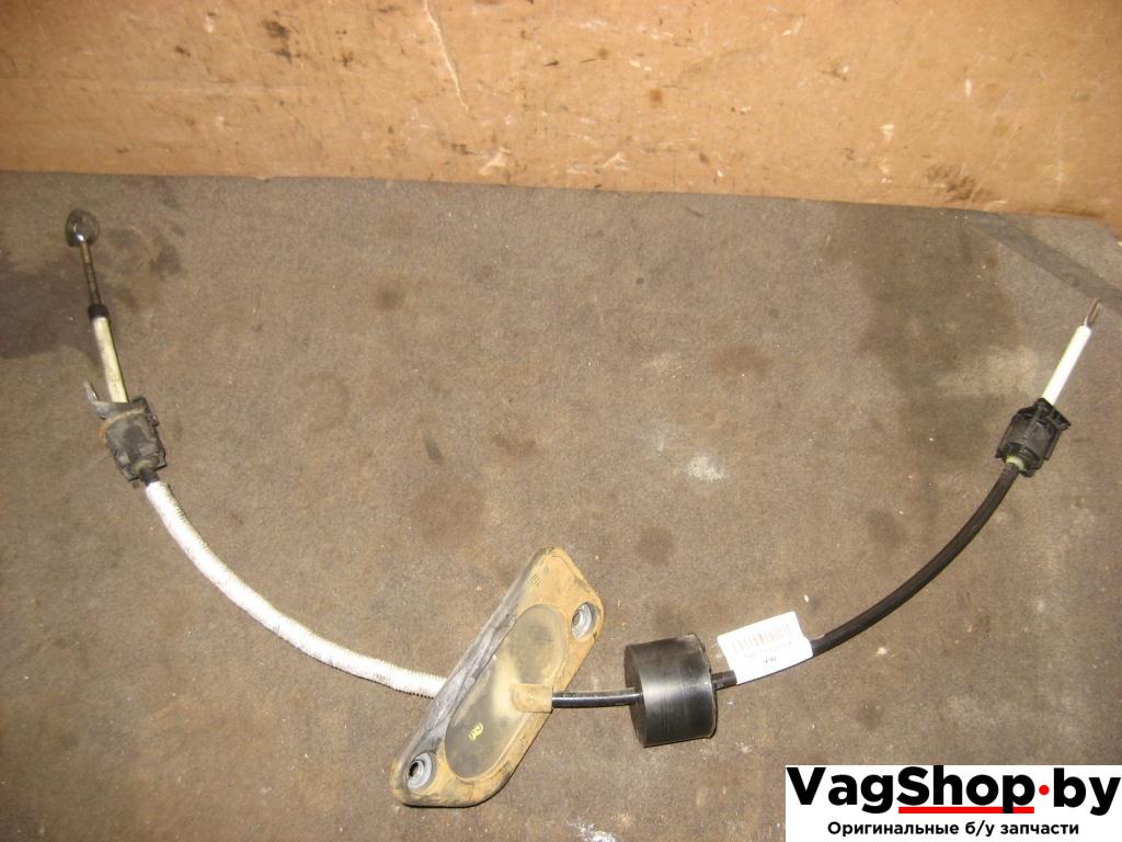 трос кулисы КПП Volkswagen Transporter T5 2007, 2.5 л., TDi, BNZ, дизель, АКПП, красный, передний привод, 7H1713265A - фото №1