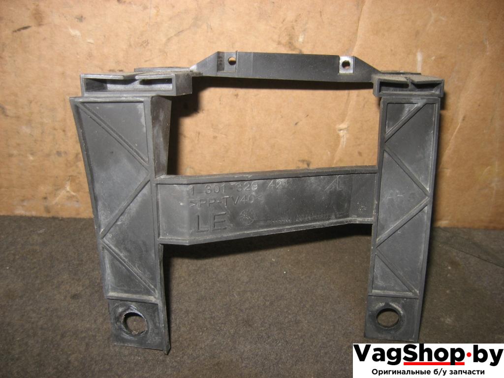 крепление фары левой Volkswagen Transporter T5 2007, 2.5 л., TDi, BNZ, дизель, АКПП, красный, передний привод, 1301329421 - фото №1