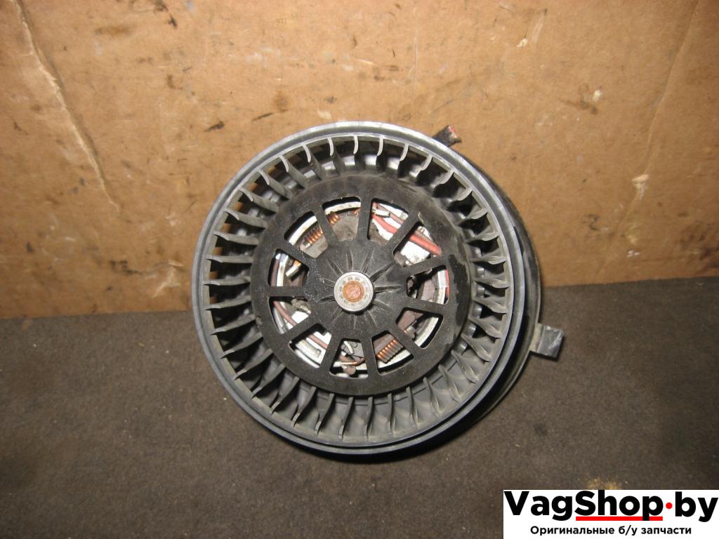 моторчик печки Volkswagen Caravelle 5 2006, 2.5 л., TDi, AXD, дизель, МКПП, красный, минивэн, передний привод, 7H0819021 - фото №1