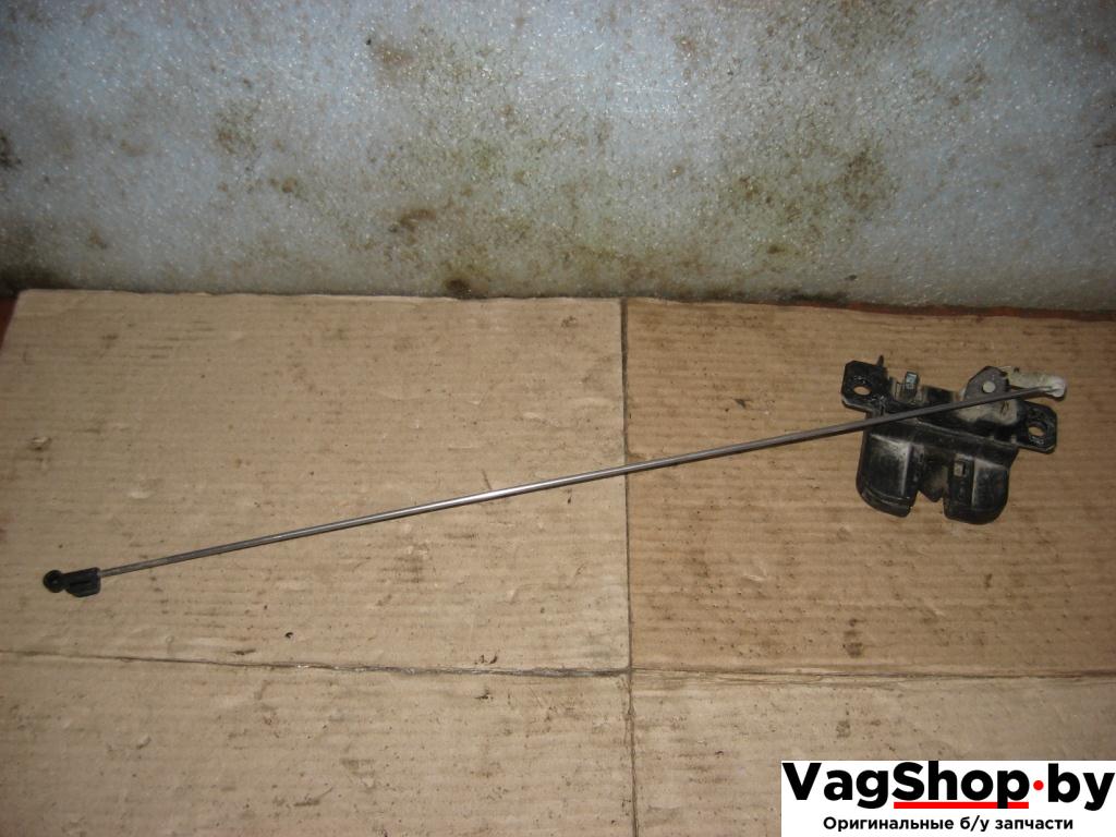 замок багажника Volkswagen Caravelle 5 2006, 2.5 л., TDi, AXD, дизель, МКПП, красный, минивэн, передний привод, 7H0827506B - фото №1