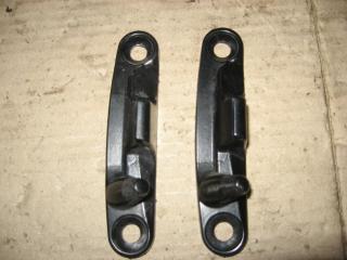 роликовая направляющая Volkswagen Caravelle 5 2006, 2.5 л., TDi, AXD, дизель, МКПП, красный, минивэн, передний привод, 7H0843842B