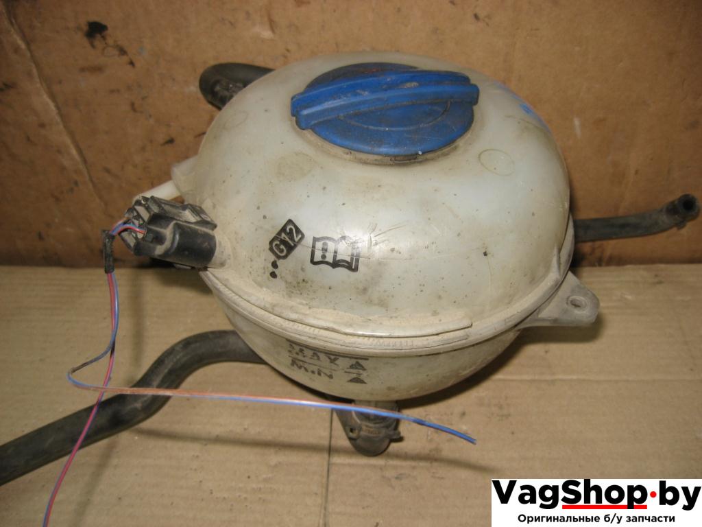 бачок расширительный Volkswagen Caravelle 5 2006, 2.5 л., TDi, AXD, дизель, МКПП, красный, минивэн, передний привод, 7H0121407B - фото №1