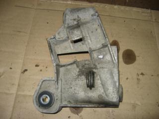 кронштейн КПП Volkswagen Caravelle 5 2006, 2.5 л., TDi, AXD, дизель, МКПП, красный, минивэн, передний привод, 7H0711781D