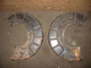 защитный кожух тормозного механизма Volkswagen Golf 6 поколение 2010, 1.4 л., TSI, CAX, бензин, МКПП, серебро, универсал, передний привод, 1K0615311F, 1K0615312F