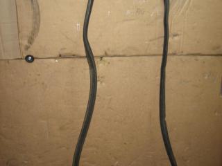 уплотнитель Volkswagen Touareg 1 поколение 2004, 4.2 л., i, AXQ, бензин, АКПП, белый, внедорожник 5 дв., полный привод, 7L6827705H