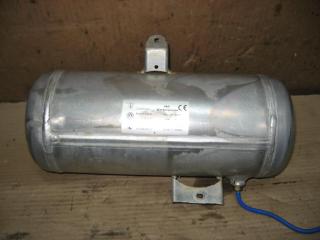 ресивер пневмоподвески Volkswagen Touareg 1 поколение 2004, 4.2 л., i, AXQ, бензин, АКПП, белый, внедорожник 5 дв., полный привод, 7L0616202A