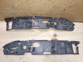 Крепление бампера переднего Volkswagen Touareg 1 поколение 2004, 4.2 л., i, AXQ, бензин, АКПП, белый, внедорожник 5 дв., полный привод, 7L6807183A, 7L6807184A