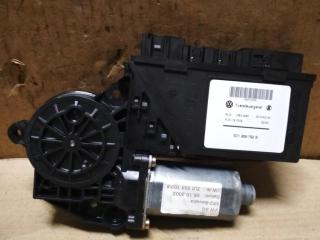 моторчик стеклоподъемника передний правый Volkswagen Touareg 1 поколение 2004, 4.2 л., i, AXQ, бензин, АКПП, белый, внедорожник 5 дв., полный привод, 7L0959702B, 3D1959792B