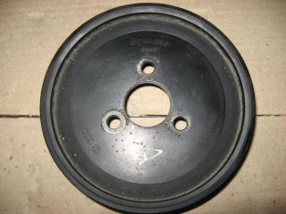 шкив насоса гидроусилителя Volkswagen Touareg 1 поколение 2004, 4.2 л., i, AXQ, бензин, АКПП, белый, внедорожник 5 дв., полный привод, 077145255G