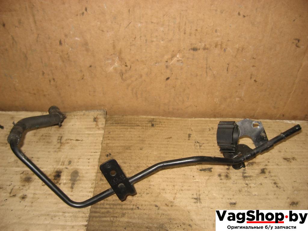 трубка охлаждающей жидкости Volkswagen Passat B6 2009, 1.4 л., TSI, бензин, газ, АКПП, черный, универсал, передний привод, 1K0121070CA - фото №1