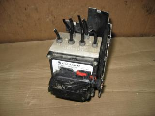 блок ABS Volkswagen Passat B6 2010, 2.0 л., TDi, CBB, дизель, АКПП, серый, универсал, полный привод, 3C0614109AF