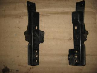 кронштейн (крепление) Audi Q7 4L 2007, 3.0 л., TDi, BUG, дизель, АКПП, серый, внедорожник 5 дв., полный привод, 4L0805697, 4L0805698