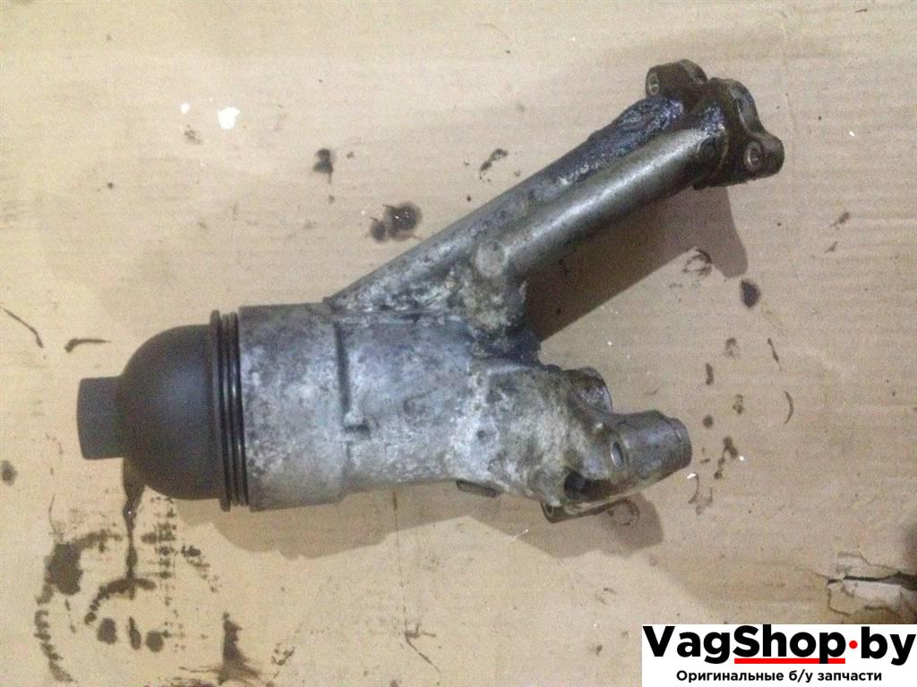 корпус масляного фильтра Audi A6 4F/C6 2007, 4.2 л., FSI, BVJ, бензин, АКПП, синий темный, седан, полный привод, 079115401M - фото №1