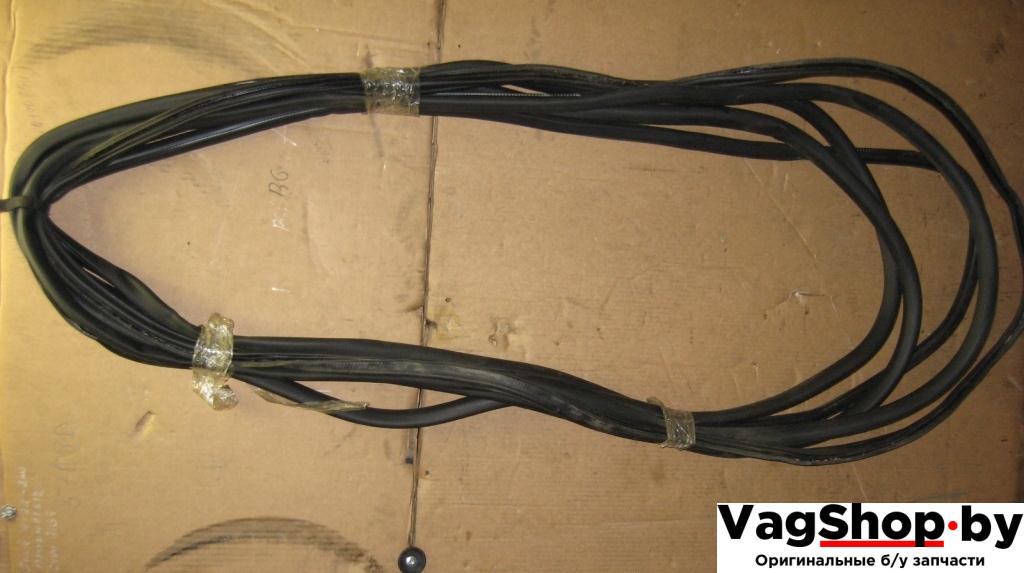 уплотнитель Volkswagen Passat B6 2009, 1.4 л., TSI, бензин, газ, АКПП, черный, универсал, передний привод - фото №1