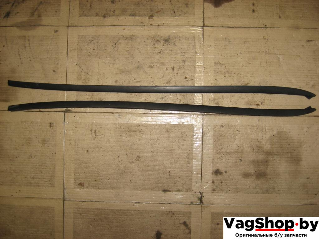 молдинг лобового стекла Volkswagen Passat B6 2009, 1.4 л., TSI, бензин, газ, АКПП, черный, универсал, передний привод, 3C0854328B - фото №1