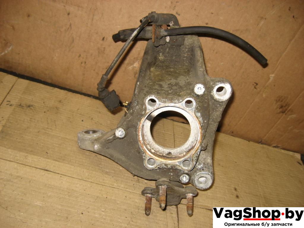 кулак поворотный правый Volkswagen Passat B6 2009, 1.4 л., TSI, бензин, газ, АКПП, черный, универсал, передний привод - фото №1