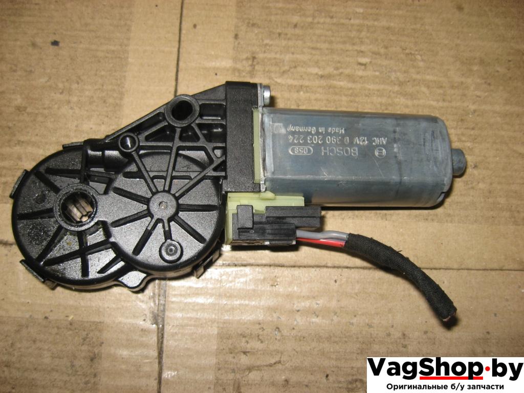 моторчик регулировки сиденья Volkswagen Passat B6 2009, 1.4 л., TSI, бензин, газ, АКПП, черный, универсал, передний привод, 0390203224 - фото №1