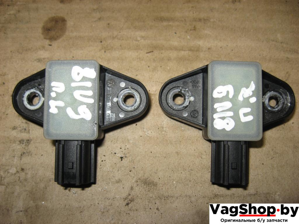 датчик удара Volkswagen Passat B6 2009, 1.4 л., TSI, бензин, газ, АКПП, черный, универсал, передний привод, 5N0959354 - фото №1