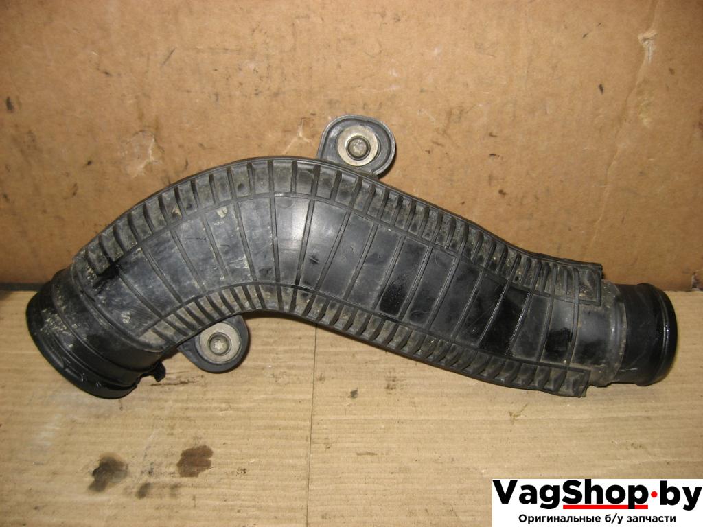 патрубок интеркулера Volkswagen Passat B6 2008, 1.8 л., TSI, BZB, бензин, МКПП, серый, универсал, передний привод, 1K0145840R - фото №1