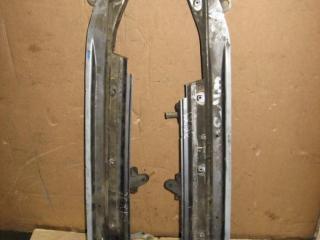 крепление ( кронштейн ) крыла Volkswagen Touareg 1 поколение 2005, 2.5 л., TDi, BAC, дизель, АКПП, серый, внедорожник 5 дв., полный привод, 7L6805175D