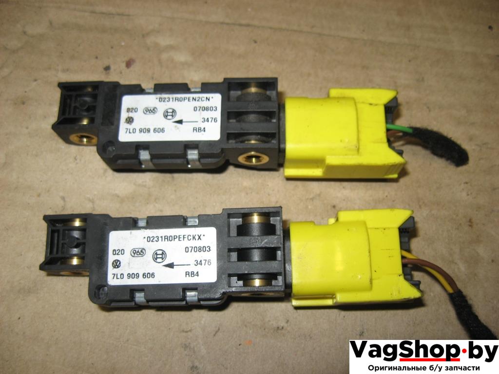 датчик удара Volkswagen Touareg 1 поколение 2005, 2.5 л., TDi, BAC, дизель, АКПП, серый, внедорожник 5 дв., полный привод, 7L0909606 - фото №1