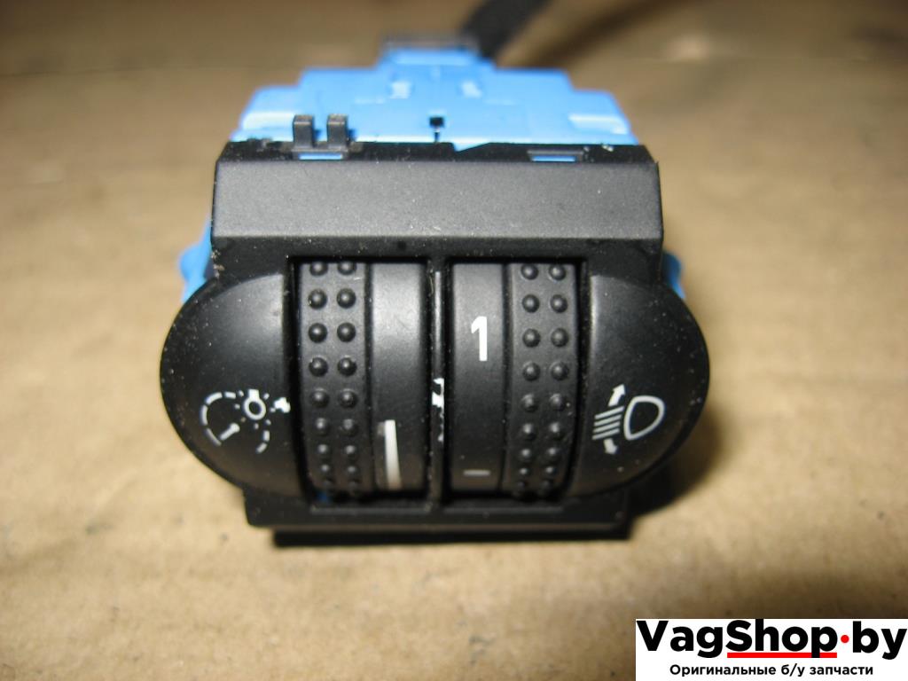 кнопка корректора фар Volkswagen Touareg 1 поколение 2005, 2.5 л., TDi, BAC, дизель, АКПП, серый, внедорожник 5 дв., полный привод, 7L6941333D - фото №1