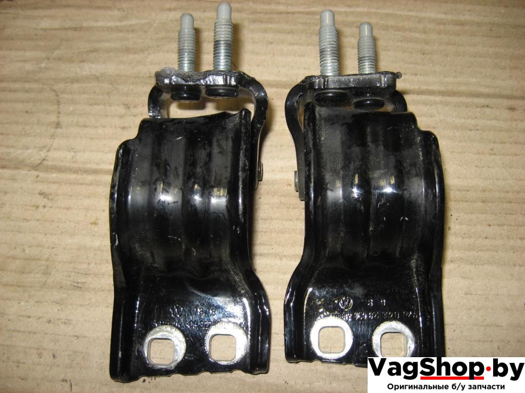петля крышки багажника Volkswagen Passat B6 2010, 1.4 л., TSI, бензин, газ, МКПП, черный, универсал, передний привод, 3C0827301D, 3C0827302D - фото №1