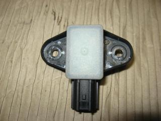 датчик удара Volkswagen Passat B6 2010, 1.4 л., TSI, бензин, газ, МКПП, черный, универсал, передний привод, 5N0959354