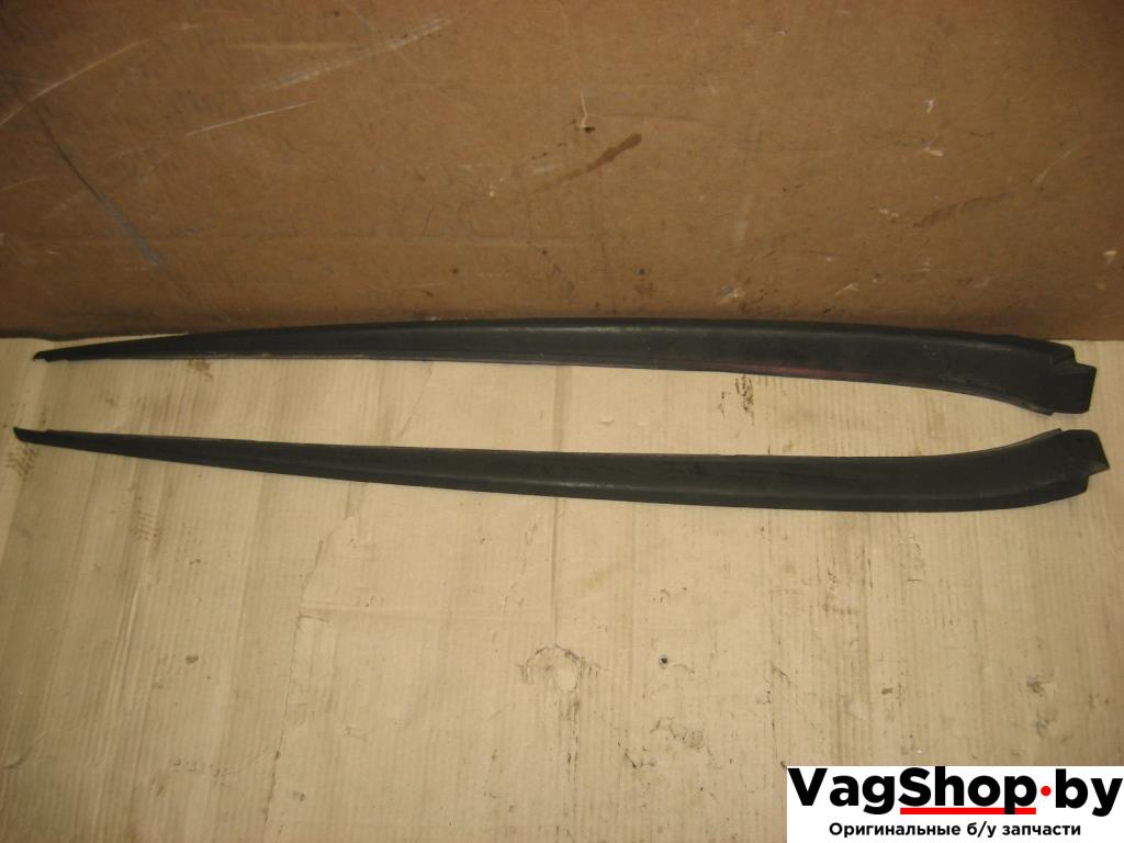 молдинг лобового стекла Volkswagen Golf Plus 1 поколение 2008, 1.9 л., TDi, BLS, дизель, МКПП, серый, хетчбэк 5 дв., передний привод, 5M0854327D - фото №1