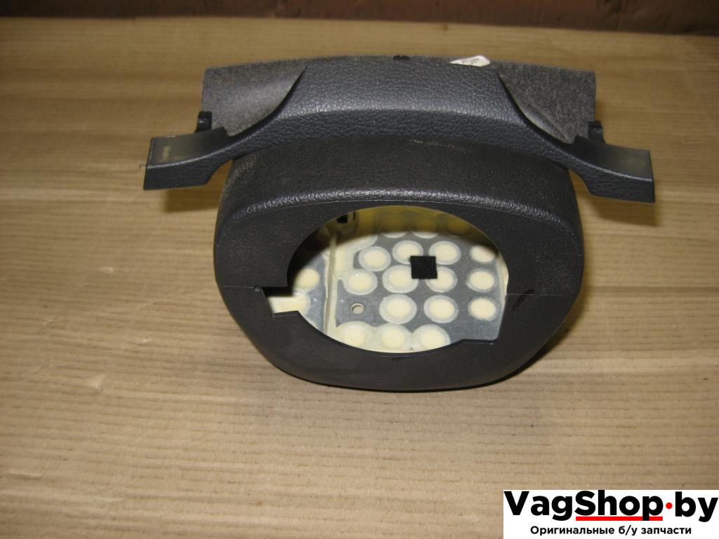 кожух рулевой колонки Volkswagen Golf 6 поколение 2010, 1.4 л., TSI, CAX, бензин, МКПП, серебро, универсал, передний привод - фото №1