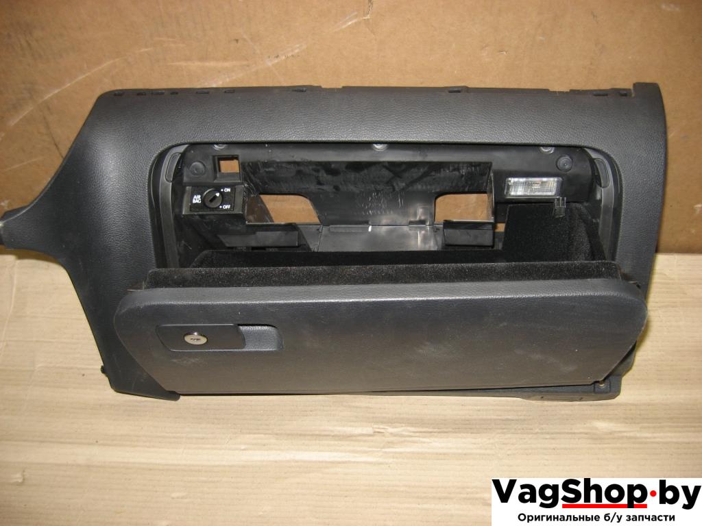 бардачок Volkswagen Golf 6 поколение 2010, 1.4 л., TSI, CAX, бензин, МКПП, серебро, универсал, передний привод - фото №1