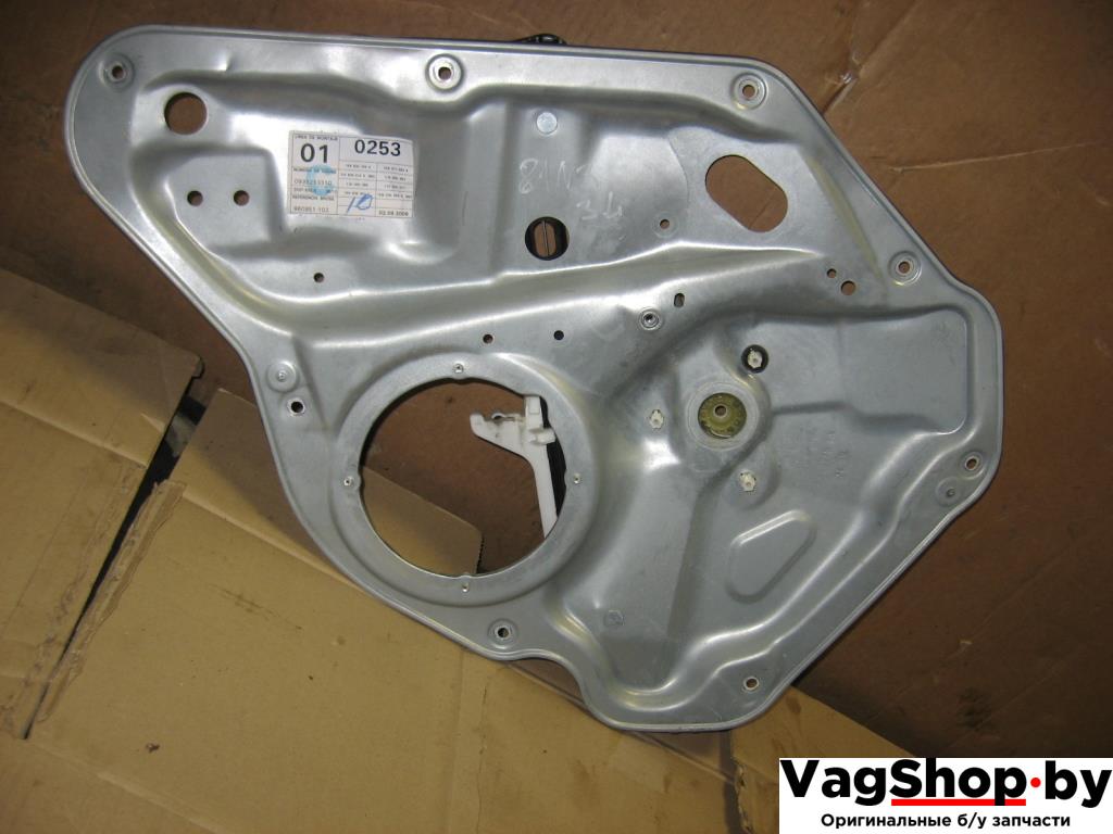 стеклоподъемник электрический задний левый Volkswagen Golf 6 поколение 2010, 1.4 л., TSI, CAX, бензин, МКПП, серебро, универсал, передний привод - фото №1