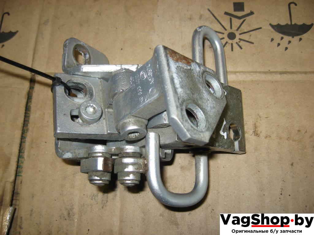 петля двери Volkswagen Golf 6 поколение 2010, 1.4 л., TSI, CAX, бензин, МКПП, серебро, универсал, передний привод - фото №1