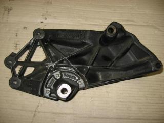 кронштейн двигателя Volkswagen Sharan 1 поколение [2-й рестайлинг] 2008, 2.0 л., TDi, дизель, МКПП, черный, минивэн, передний привод, 7M3199308