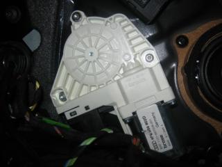 моторчик стеклоподъемника передний правый Audi A6 4F/C6 2006, 3.2 л., FSI, AUK, бензин, АКПП, черный, универсал, полный привод, 4F0959802D