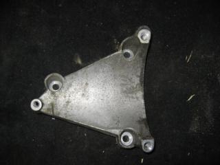 кронштейн компрессора кондиционера Audi A6 4F/C6 2007, 2.8 л., FSI, BDX, бензин, АКПП, черный, универсал, передний привод, 06E260835C