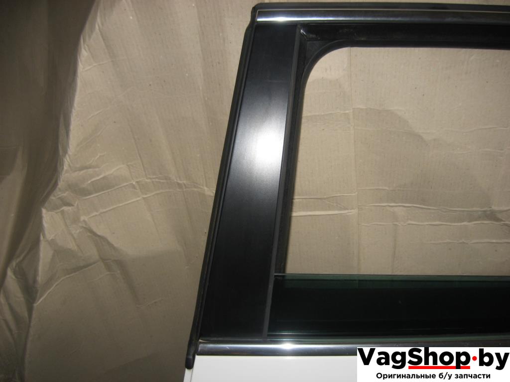 молдинг (накладка кузовная) Volkswagen Passat B6 2010, 1.4 л., TSI, бензин, газ, АКПП, белый, универсал, передний привод - фото №1