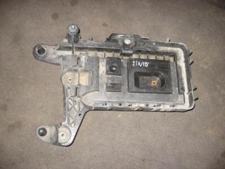 полка аккумулятора Volkswagen Golf 5 поколение 2005, 2.0 л., TDi, BMM, дизель, АКПП, черный, хетчбэк 5 дв., передний привод, 1K0915333C