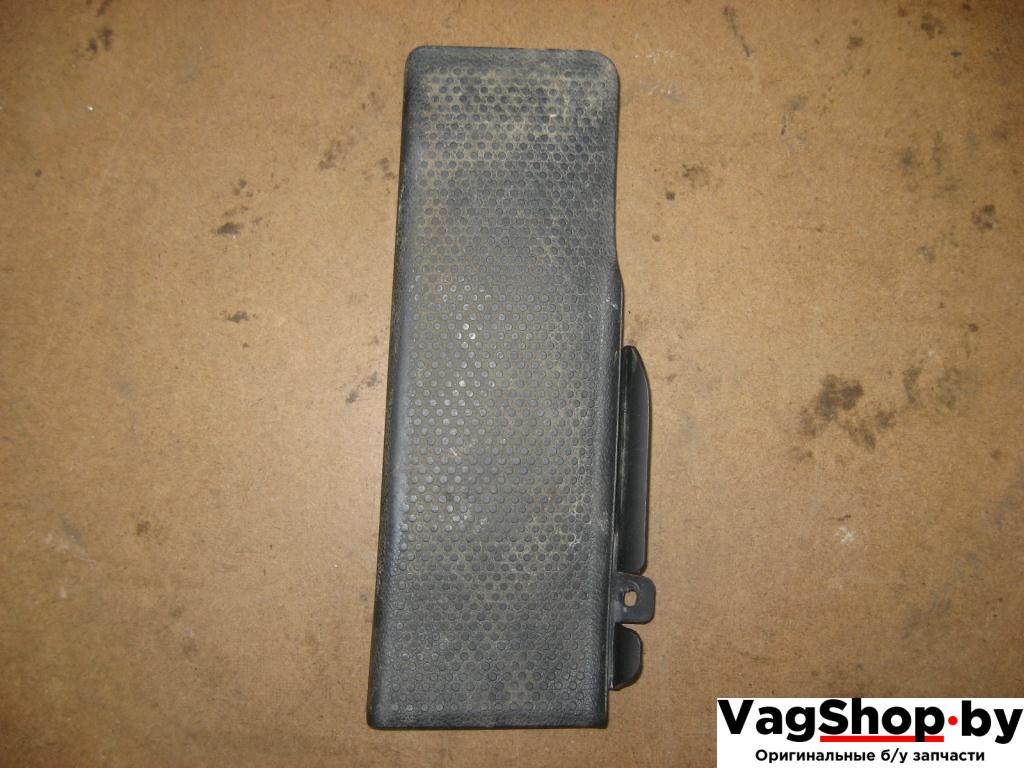 Опорная площадка для ног Volkswagen Golf 5 поколение 2007, 1.9 л., TDi, BLS, дизель, МКПП, черный, универсал, передний привод, 1K1864777B - фото №1