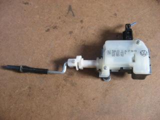 активатор замка крышки топливного бака Volkswagen Touran 1 поколение [рестайлинг] 2006, 1.9 л., TDi, BLS, дизель, МКПП, синий, минивэн, передний привод, 1T0810773A