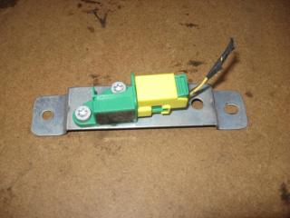 датчик удара Volkswagen Touran 1 поколение [рестайлинг] 2009, 2.0 л., TDi, BMN, дизель, МКПП, черный, минивэн, передний привод, 5M0909606A