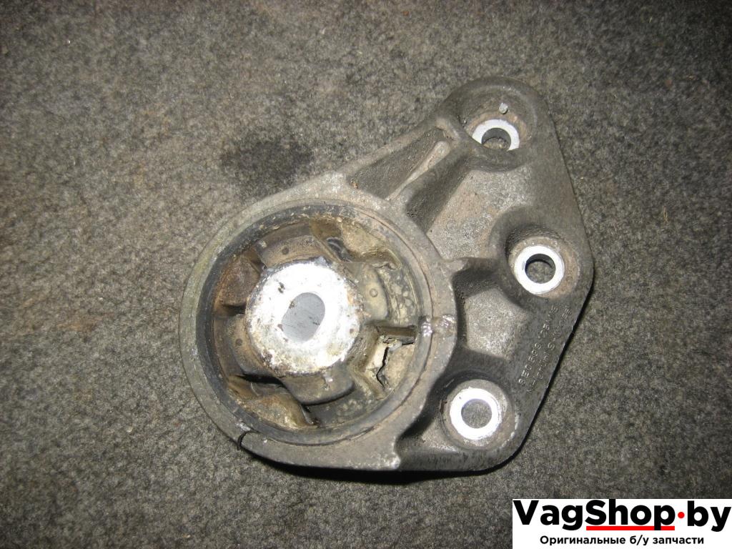 кронштейн редуктора Audi A4 B7 2007, 3.0 л., TDi, ASB, дизель, МКПП, серый, универсал, полный привод, 8E0599125M, S - фото №1
