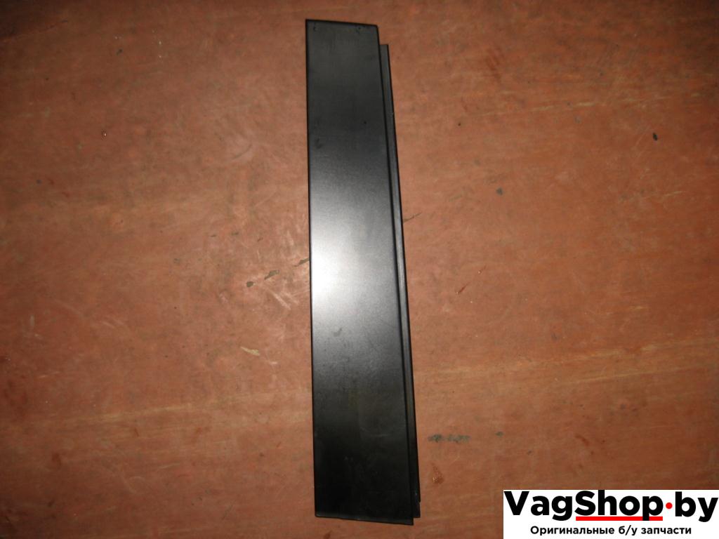 молдинг (накладка кузовная) Volkswagen Golf Plus 1 поколение 2007, 1.9 л., TDi, BLS, дизель, МКПП, серебро, хетчбэк 5 дв., передний привод, 5M083990203C - фото №1