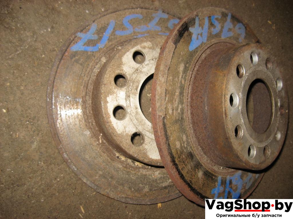 диск тормозной задний Volkswagen Golf Plus 1 поколение 2006, 1.6 л., FSI, BLF, бензин, МКПП, черный, хетчбэк 5 дв., передний привод - фото №1