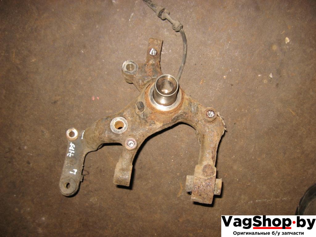 кулак задний левый Volkswagen Golf Plus 1 поколение 2006, 1.9 л., TDi, BLS, дизель, МКПП, серый, хетчбэк 5 дв., передний привод - фото №1