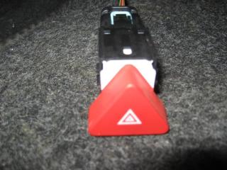 кнопка аварийной сигнализации Volkswagen Golf Plus 1 поколение 2006, 1.9 л., TDi, BLS, дизель, МКПП, серый, хетчбэк 5 дв., передний привод, 5M0953509A