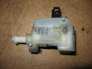 активатор замка крышки топливного бака Volkswagen Golf Plus 1 поколение 2006, 1.9 л., TDi, BLS, дизель, МКПП, серый, хетчбэк 5 дв., передний привод, 5M0810773