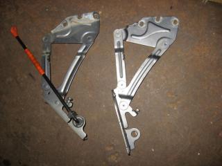 петля капота Volkswagen Golf Plus 1 поколение 2006, 1.9 л., TDi, BLS, дизель, МКПП, серый, хетчбэк 5 дв., передний привод, 5M0823301, 5M0823302