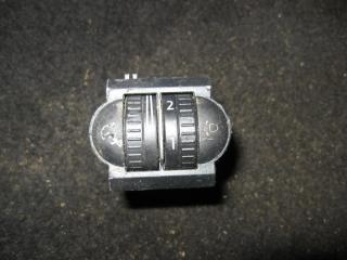 кнопка корректора фар Volkswagen Golf 5 поколение 2008, 1.9 л., TDi, BLS, дизель, МКПП, белый, хетчбэк 5 дв., передний привод, 1K0941333
